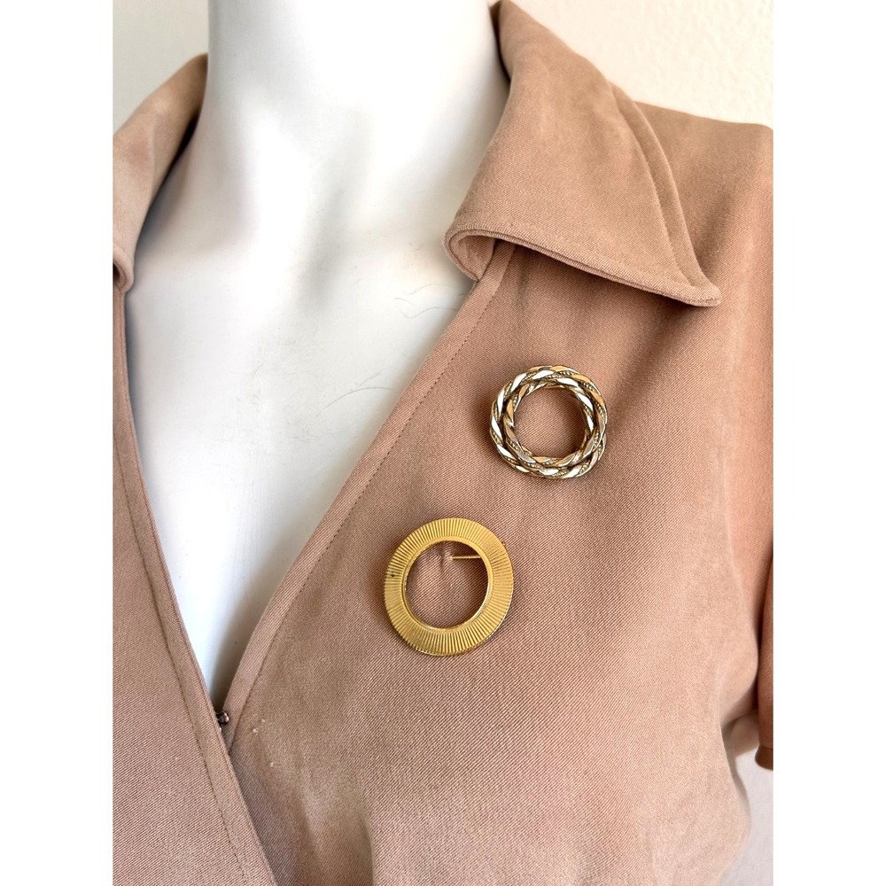 Set Of 2 80s Gold-Tone Round Circle Brooches Pin Ribbed, Double Braid VGUC